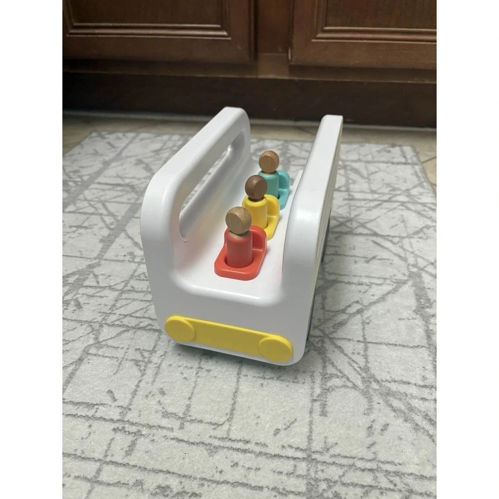 Lovevery Wheel Around Town Bus w/ 3 Peg People From Realist Play Kit 19-21 M - Picture 2 of 2
